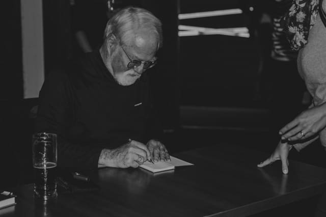 Fotografie z akce: LISTOVÁNÍ S ROBERTEM FULGHUMEM