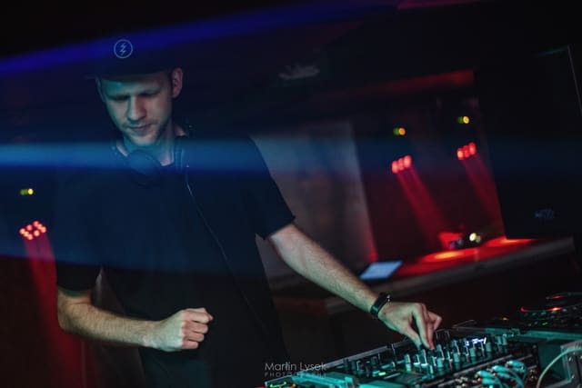 Fotografie z akce: VAULT w/ Symbiotik crew LIVE
