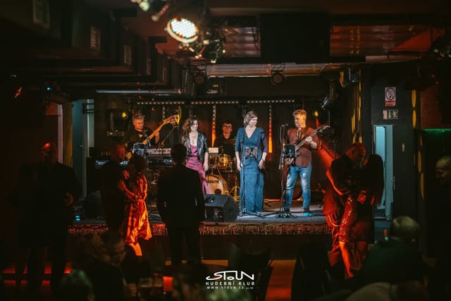 Fotografie z akce: Narozeninový ples STOUNu - 31 let