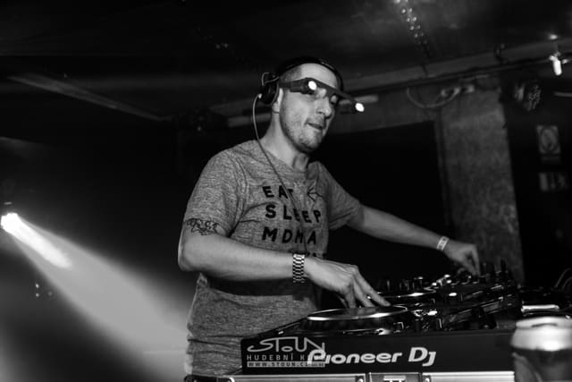 Fotografie z akce: Beats for Love X-Mas w/ Lucca & Chris Sadler