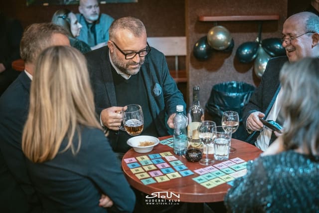 Fotografie z akce: Narozeninový ples STOUNu - 31 let
