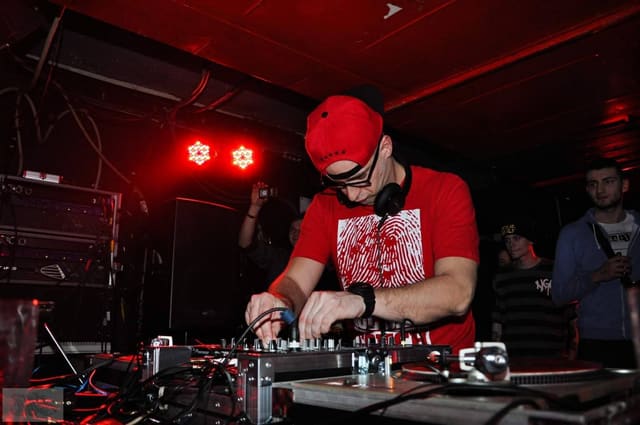 Fotografie z akce: NAROZENINOVÁ PARTY - DJ WICH
