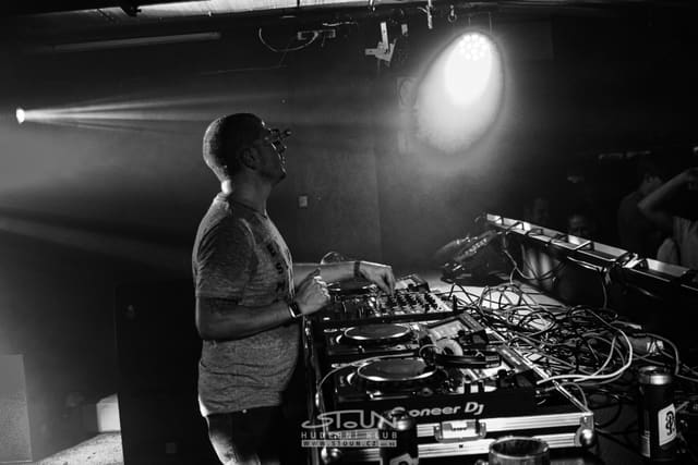 Fotografie z akce: Beats for Love X-Mas w/ Lucca & Chris Sadler
