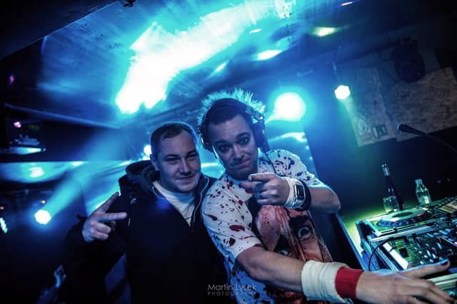 Fotografie z akce: No!se w/ John B (UK)