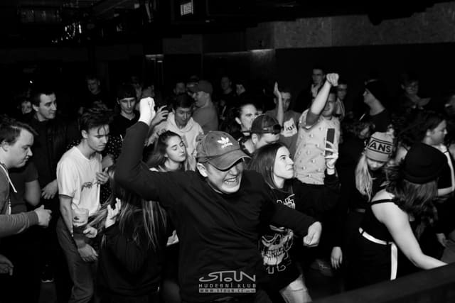 Fotografie z akce: No!se w/ Hrr.nec & Mc Vaant