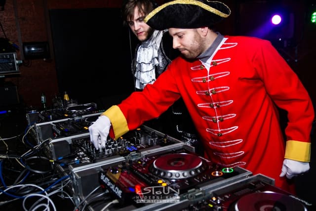 Fotografie z akce: Bass Invasion - carnival edition