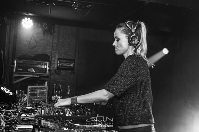 Fotografie z akce: Beats for Love X-Mas w/ Lucca & Chris Sadler