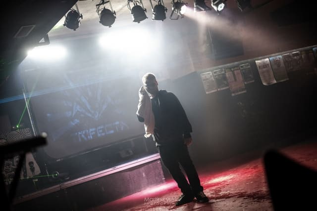 Fotografie z akce: VAULT w/ Symbiotik crew LIVE