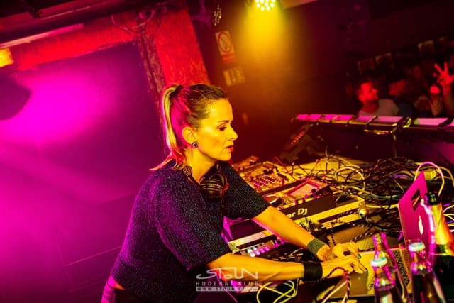 Fotografie z akce: Beats for Love X-Mas w/ Lucca & Chris Sadler