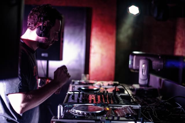 Fotografie z akce: No!se w/ Tantrum Desire (UK)
