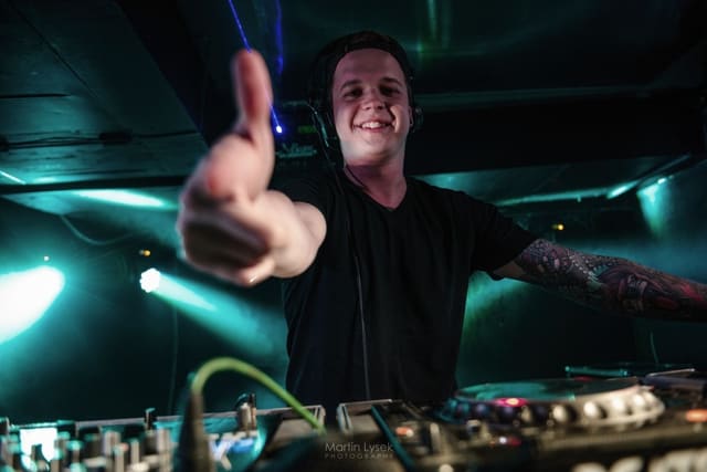 Fotografie z akce: No!se w/ Tantrum Desire (UK)