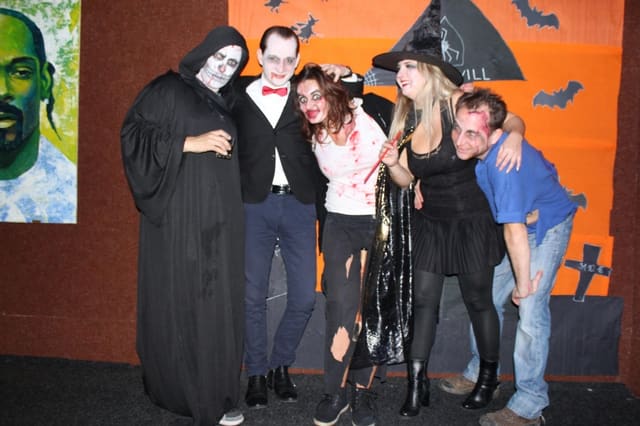 Fotografie z akce: HALLOWEEN GOODWILL PARTY