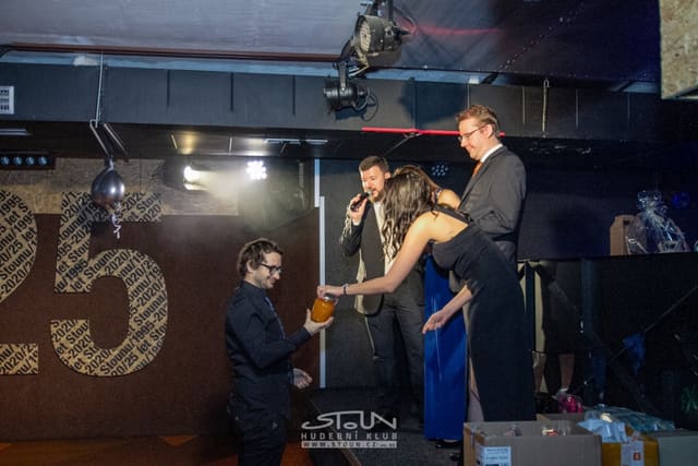 Fotografie z akce: Narozeninový ples Stounu - 27 let
