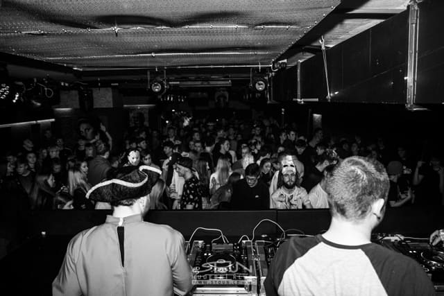 Fotografie z akce: Bass Invasion - carnival edition