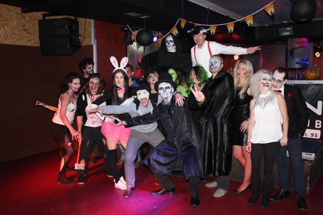 Fotografie z akce: HALLOWEEN GOODWILL PARTY