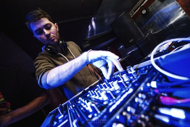 Fotografie z akce: VAULT w/ Symbiotik crew LIVE