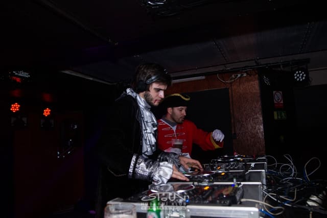 Fotografie z akce: Bass Invasion - carnival edition