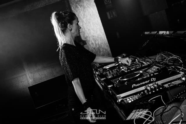 Fotografie z akce: Beats for Love X-Mas w/ Lucca & Chris Sadler