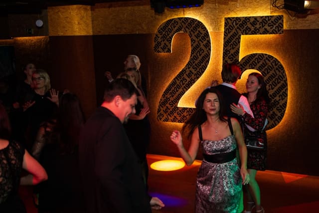 Fotografie z akce: Narozeninový ples Stounu - 25 let