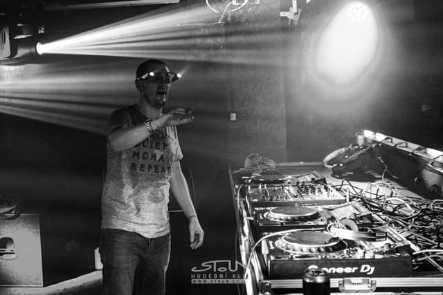 Fotografie z akce: Beats for Love X-Mas w/ Lucca & Chris Sadler