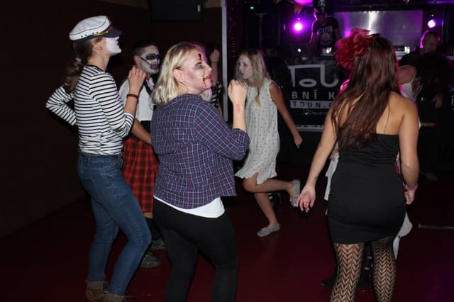 Fotografie z akce: HALLOWEEN GOODWILL PARTY