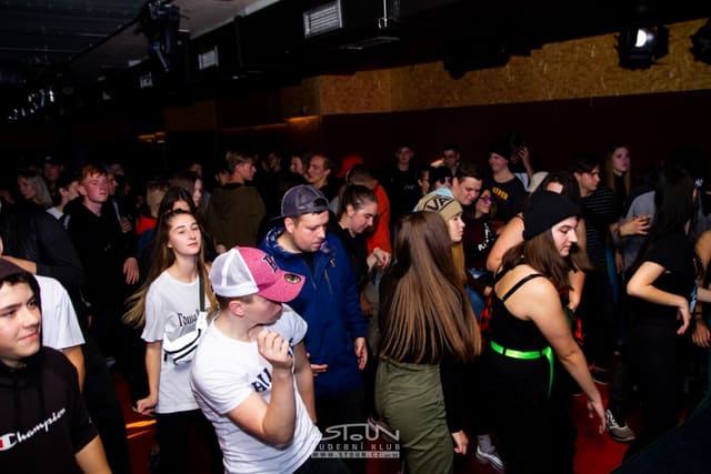 Fotografie z akce: No!se w/ Hrr.nec & Mc Vaant