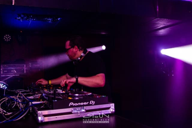 Fotografie z akce: Beats for Love X-Mas w/ Lucca & Chris Sadler