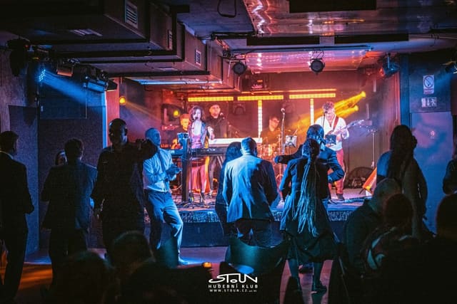 Fotografie z akce: Narozeninový ples STOUNu - 31 let