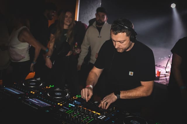 Fotografie z akce: Last Invasion 360 w/ Dj Pixie