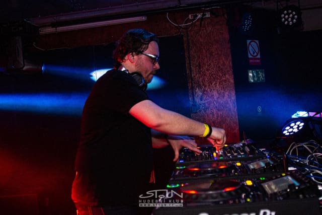 Fotografie z akce: Beats for Love X-Mas w/ Lucca & Chris Sadler