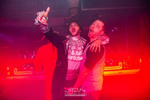 Fotografie z akce: Bass Invasion - carnival edition