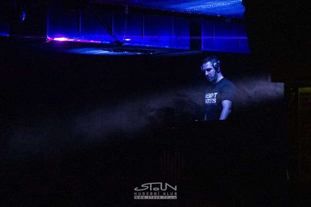 Fotografie z akce: Beats for Love X-Mas w/ Lucca & Chris Sadler