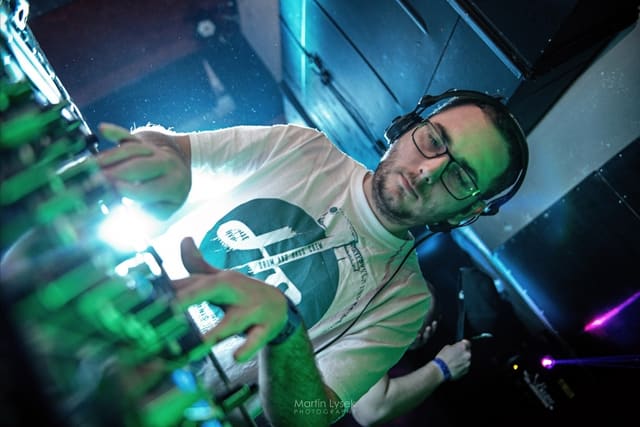 Fotografie z akce: No!se w/ Dj Pixie
