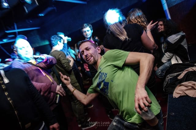 Fotografie z akce: No!se w/ John B (UK)
