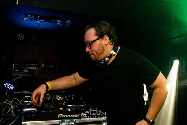 Fotografie z akce: Beats for Love X-Mas w/ Lucca & Chris Sadler
