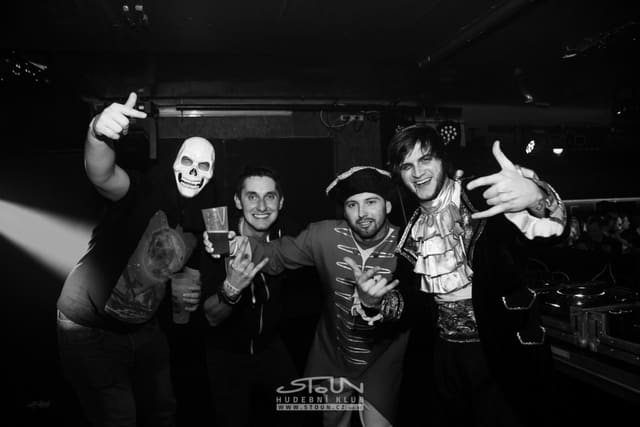 Fotografie z akce: Bass Invasion - carnival edition
