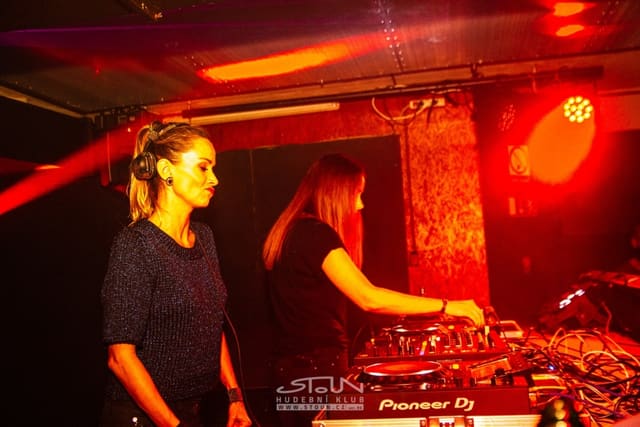Fotografie z akce: Beats for Love X-Mas w/ Lucca & Chris Sadler