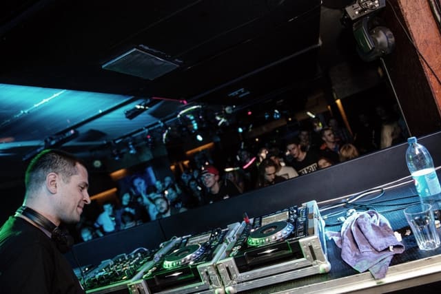 Fotografie z akce: No!se w/ Dj Pixie