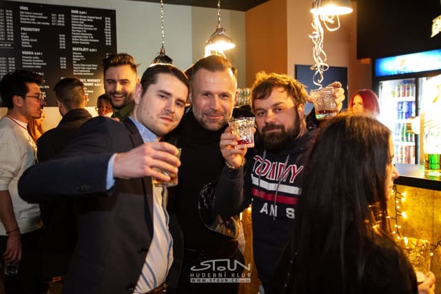 Fotografie z akce: Narozeninový ples Stounu - 27 let