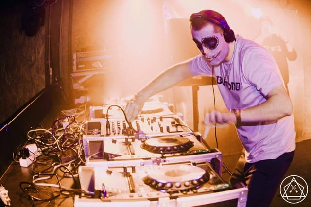 Fotografie z akce: BASS INVASION - ZOMBIE EDITION