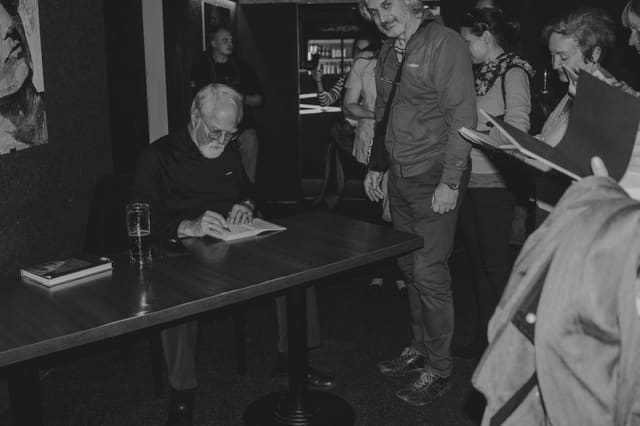 Fotografie z akce: LISTOVÁNÍ S ROBERTEM FULGHUMEM