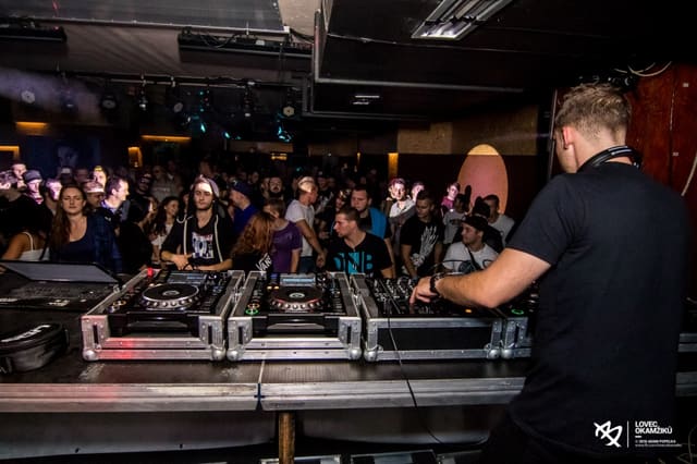 Fotografie z akce: NO!SE w/ MIND VORTEX (UK)