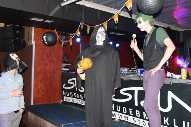 Fotografie z akce: HALLOWEEN GOODWILL PARTY