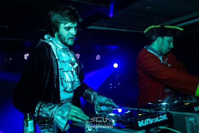 Fotografie z akce: Bass Invasion - carnival edition