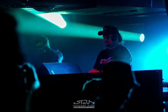 Fotografie z akce: No!se w/ Hrr.nec & Mc Vaant