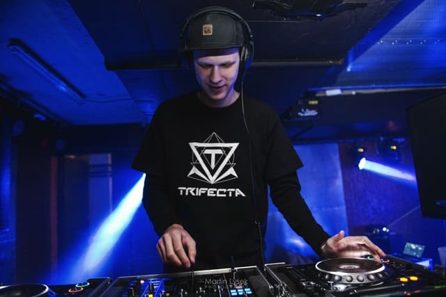 Fotografie z akce: Vault w/ Bushman & Genetix